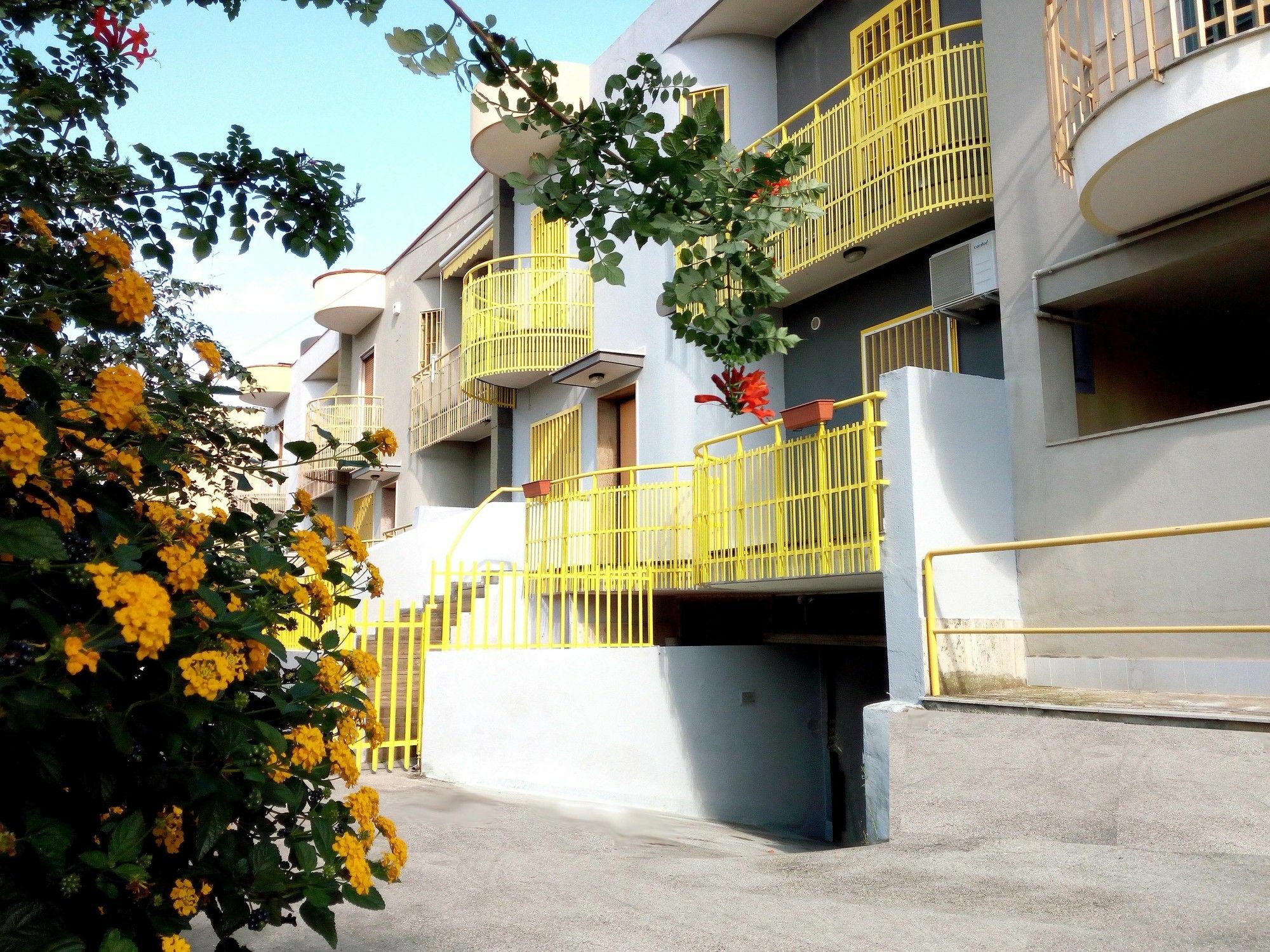 Aback Policlinico Hotel Bari Buitenkant foto
